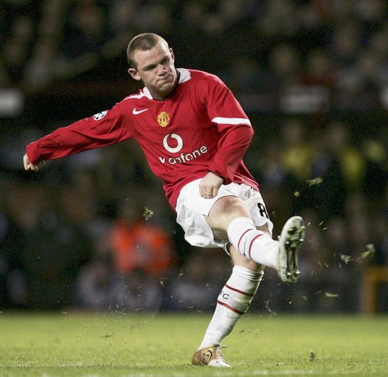 出反应并进 出反应并进